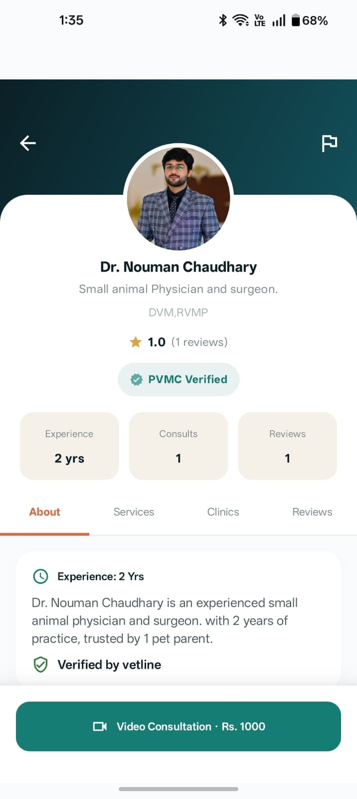 Vetline app veterinarian profile showing experience, reviews and consultation fee